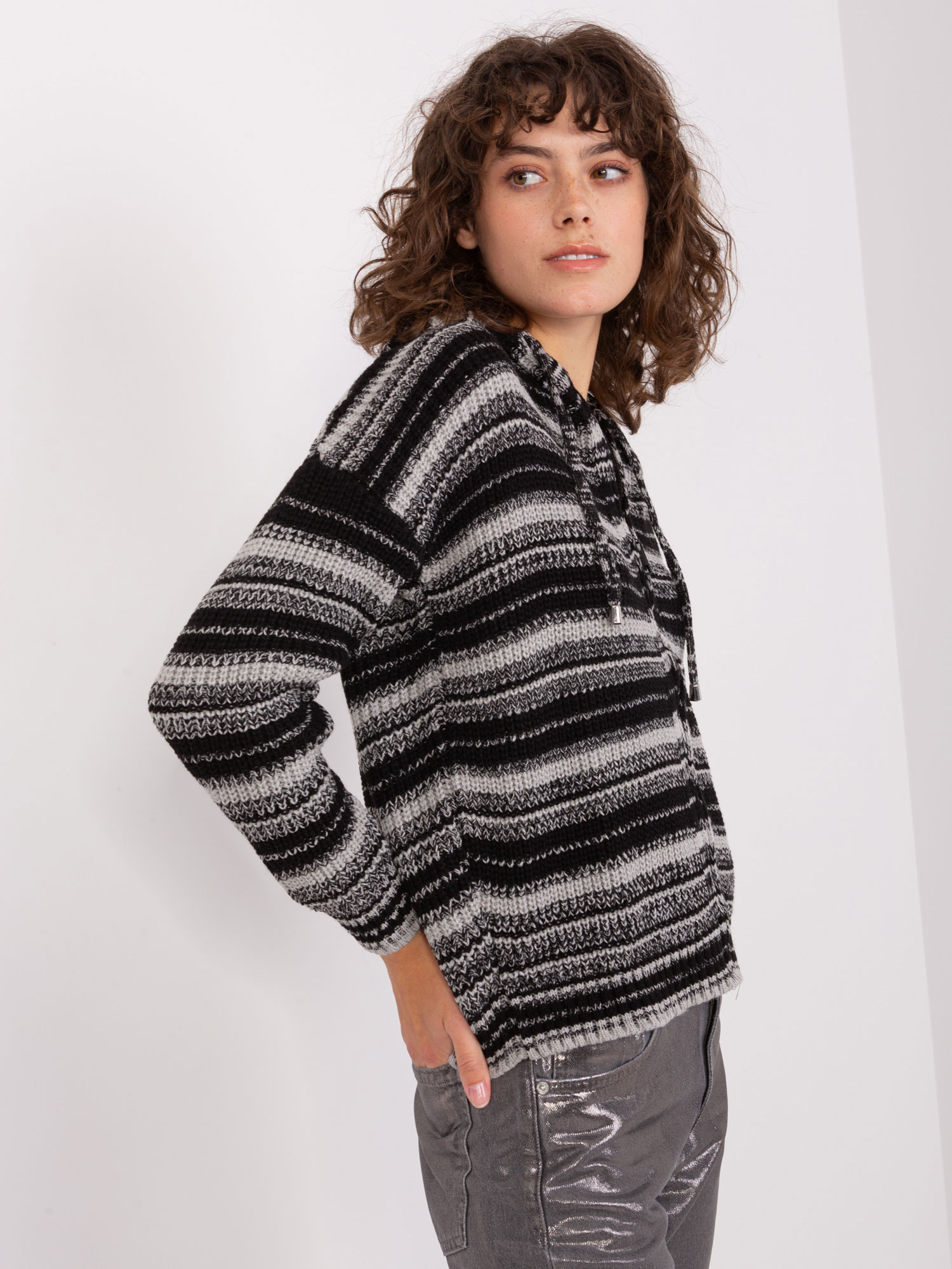 Sweter , szaro-czarny - BADU